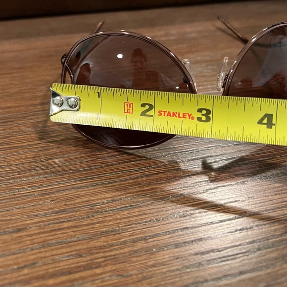 Fendi Sunglasses - Picture 6 of 6